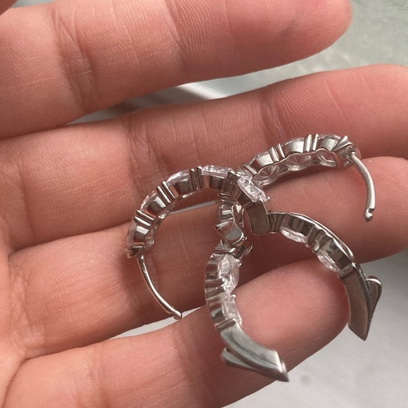 Hoops - Picture 7 of 8